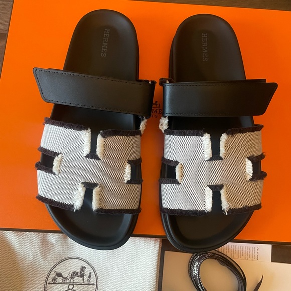 SOLD Hermes Fringe Chypre Sandals - Picture 3 of 13